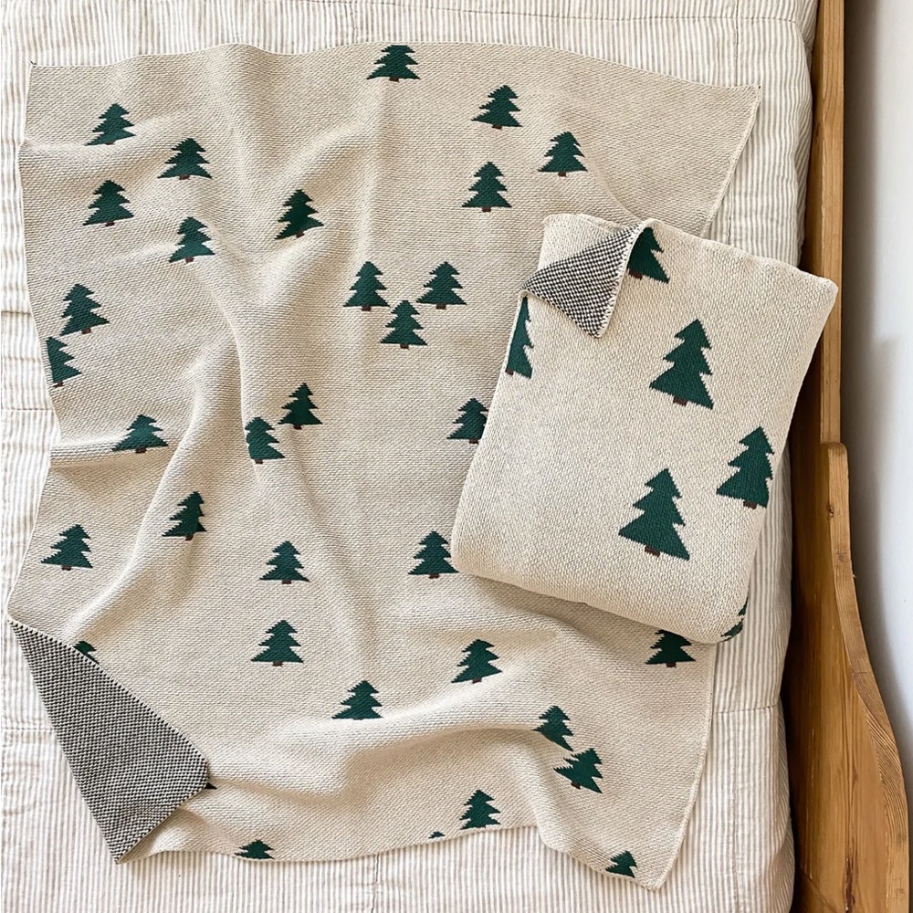 Fin & Vince Tree blanket